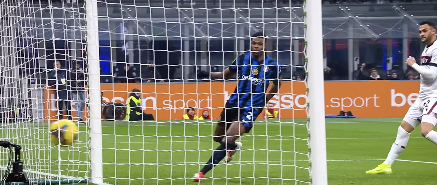 Denzel Dumfries, difensore olandese dell'Inter
