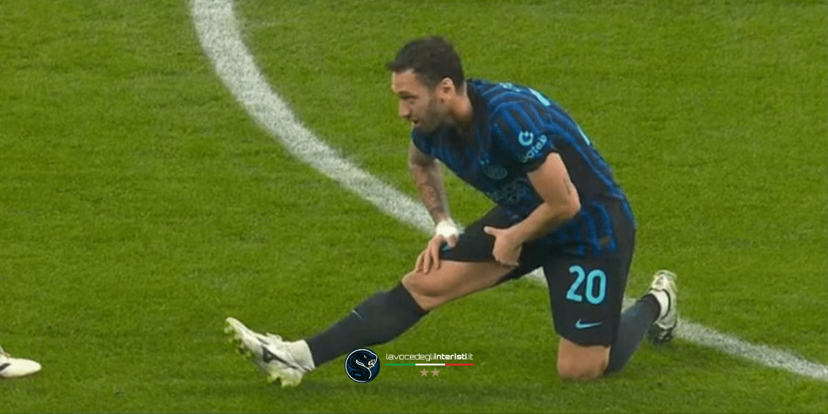 Hakan Çalhanoğlu, centrocampista turco dell'Inter