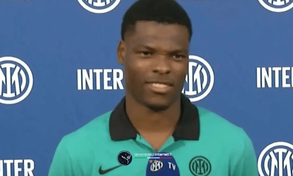 Denzel Dumfries, difensore olandese dell'Inter
