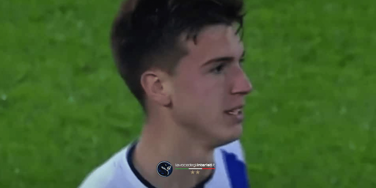 Máximo Perrone, centrocampista del Como